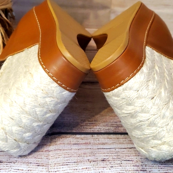 Stuart Weitzman Wedge Sandal NWOT - Picture 12 of 13